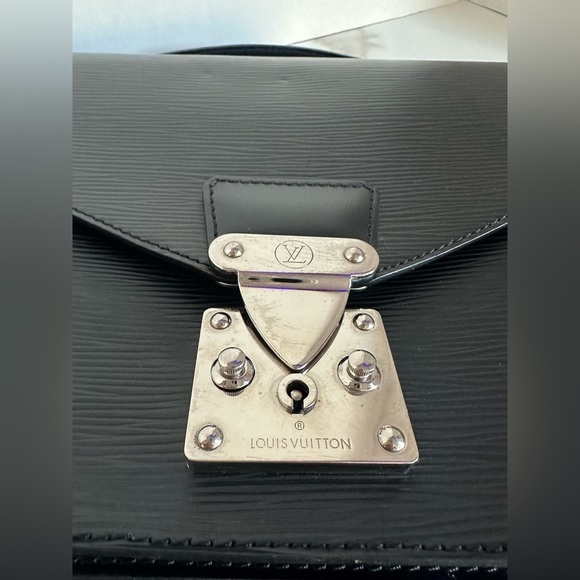 Authentic LOUIS VUITTON black Epi Monceau 28
Hand Bag 2way - Picture 10 of 15